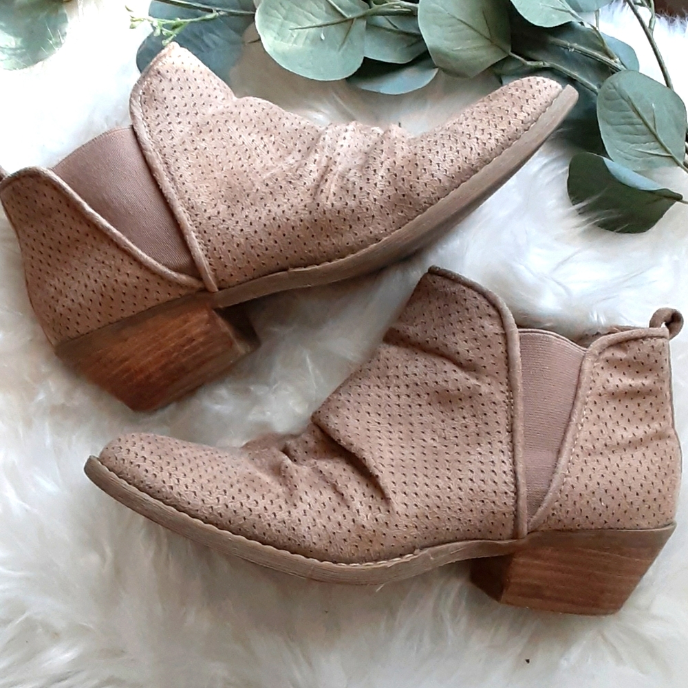 Report Tan Suede Booties